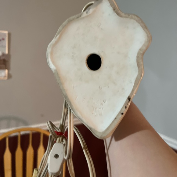 Antique lady sitting on bench lamp - Picture 7 of 8